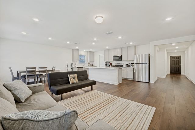 2636 Warren Lane, Aubrey, TX 76227