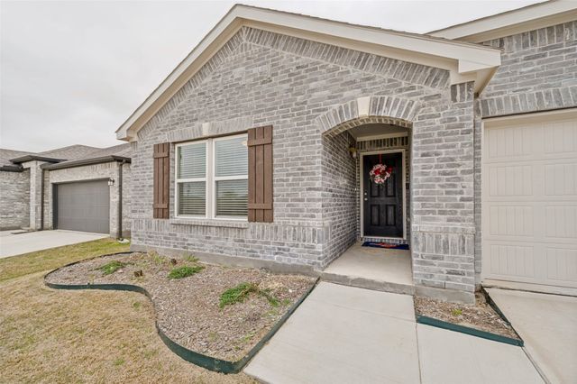 2636 Warren Lane, Aubrey, TX 76227