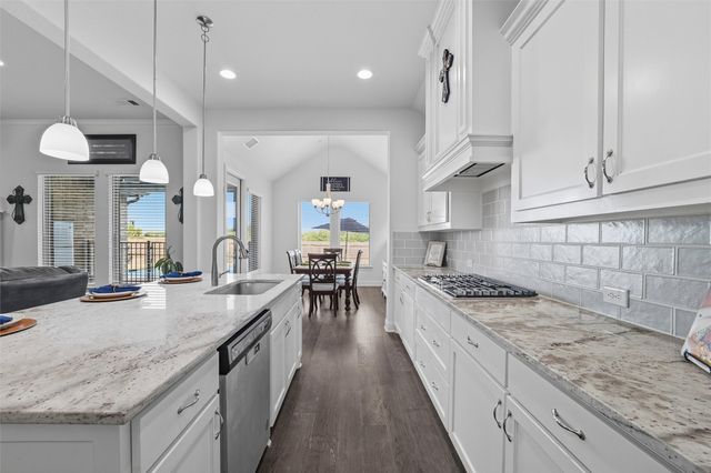 1605 Furrow Lane, Mansfield, TX 76063