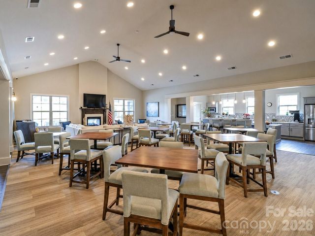 2205 Lincolnshire Lane, Waxhaw, NC 28173