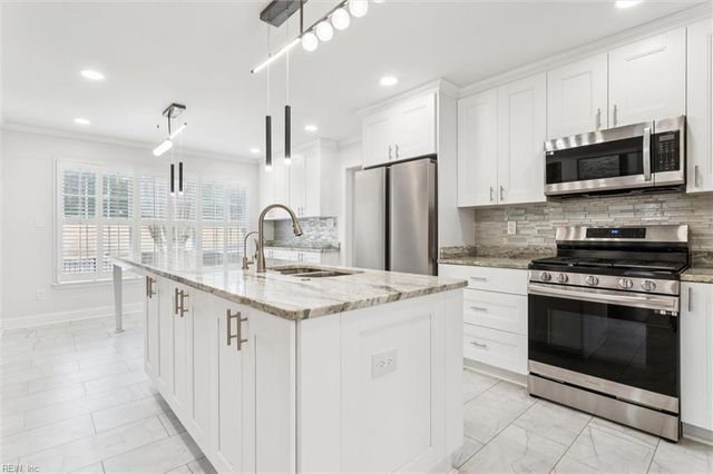 105 Bennington CT, Yorktown, VA 23693