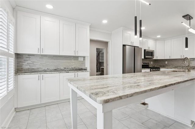 105 Bennington CT, Yorktown, VA 23693