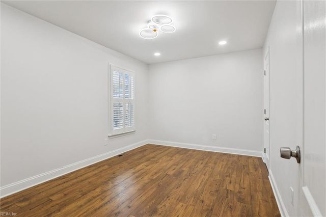 105 Bennington CT, Yorktown, VA 23693