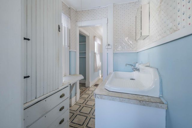 36 Traip Avenue, Kittery, ME 03904