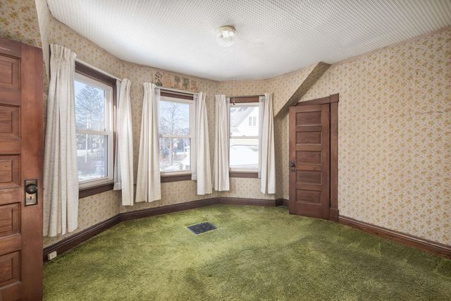 36 Traip Avenue, Kittery, ME 03904