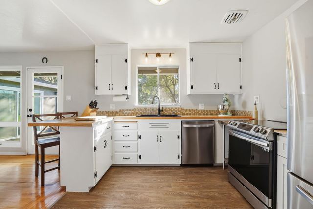 4604 Oxbow Dr, Sacramento, CA 95864