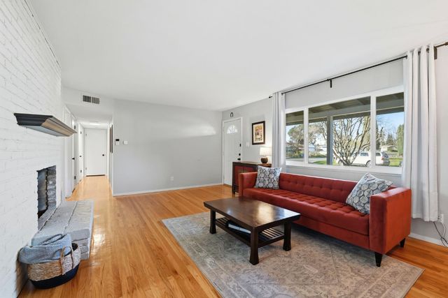 4604 Oxbow Dr, Sacramento, CA 95864