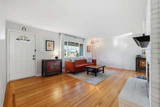 4604 Oxbow Dr, Sacramento, CA 95864