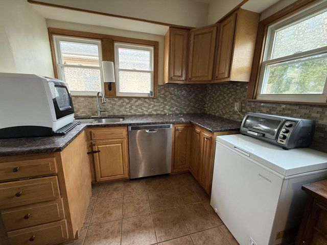 6639 32nd AVENUE, Kenosha, WI 53142