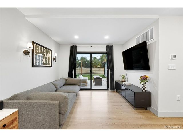 6438 S Louthan St, Littleton, CO 80120