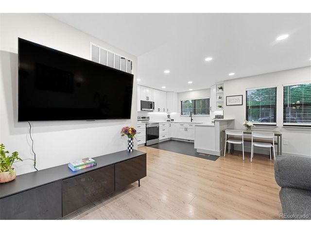 6438 S Louthan St, Littleton, CO 80120