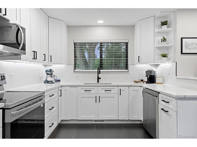 6438 S Louthan St, Littleton, CO 80120