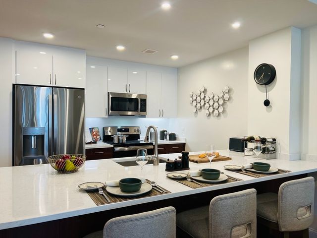 201 Sherman Road 829, Brookline, MA 02445