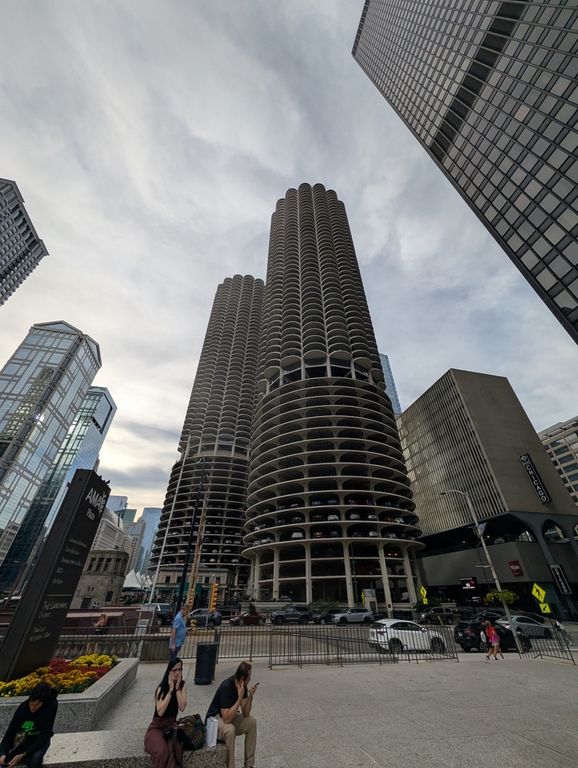 300 N State Street 4905, Chicago, IL 60654 — exterior