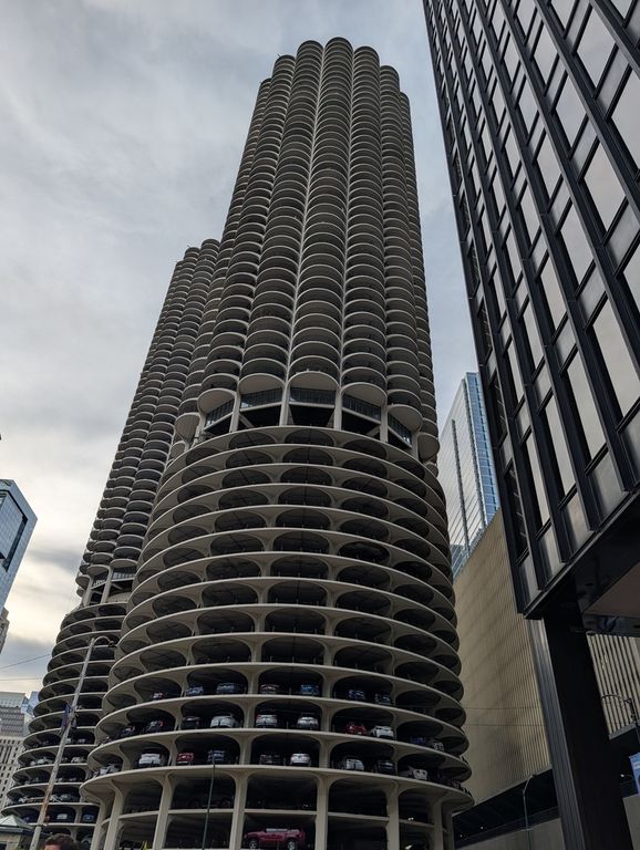 300 N State Street 4905, Chicago, IL 60654 — photo 2