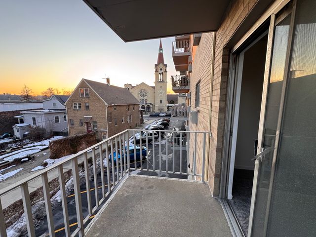 300 Circle Avenue 3G, Forest Park, IL 60130