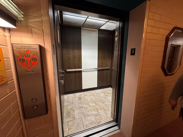 300 Circle Avenue 3G, Forest Park, IL 60130