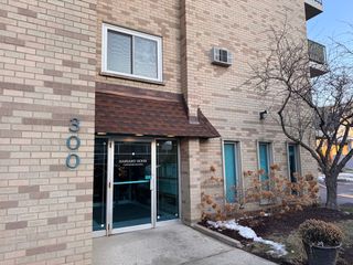 300 Circle Avenue 3G, Forest Park, IL 60130