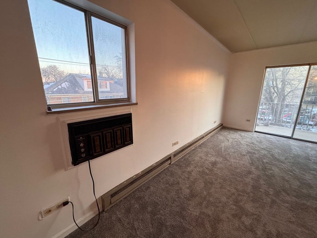 Image 16 of property listing at 300 Circle Avenue 3G, Forest Park, IL 60130
