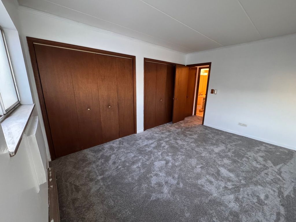 Image 20 of property listing at 300 Circle Avenue 3G, Forest Park, IL 60130