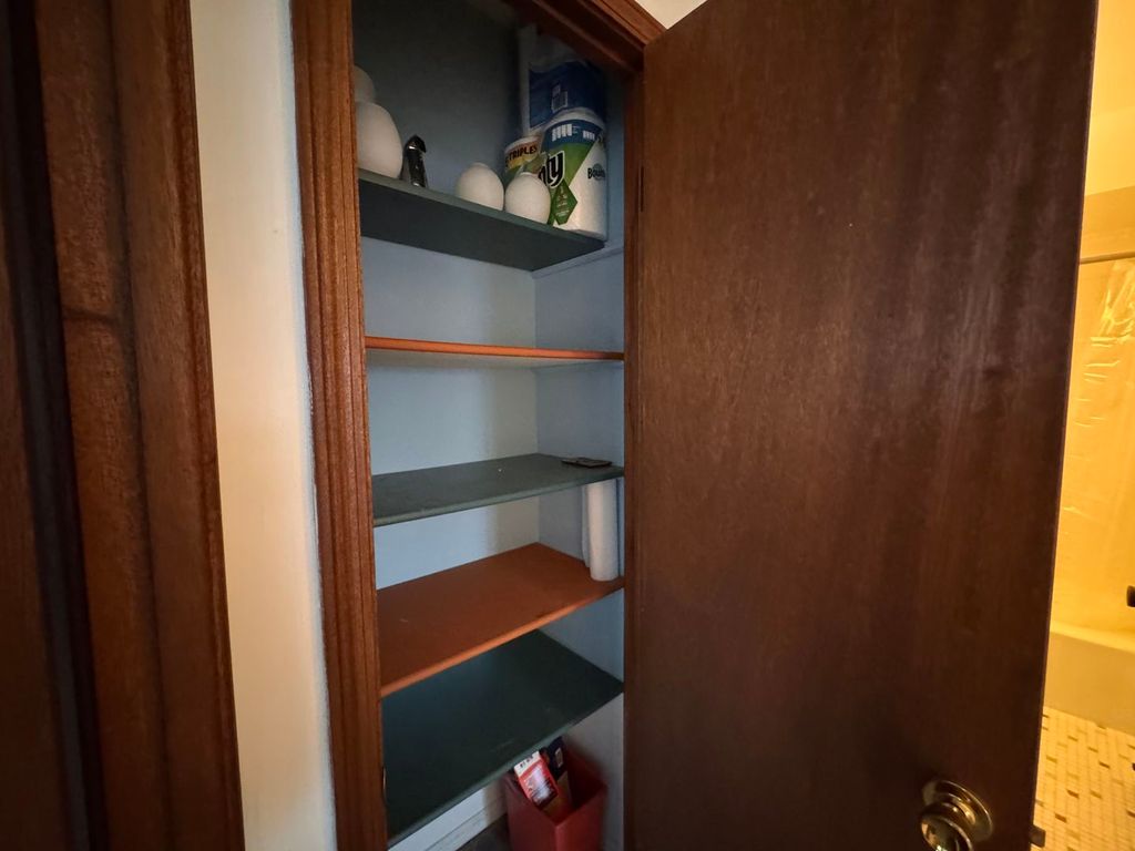 Image 21 of property listing at 300 Circle Avenue 3G, Forest Park, IL 60130