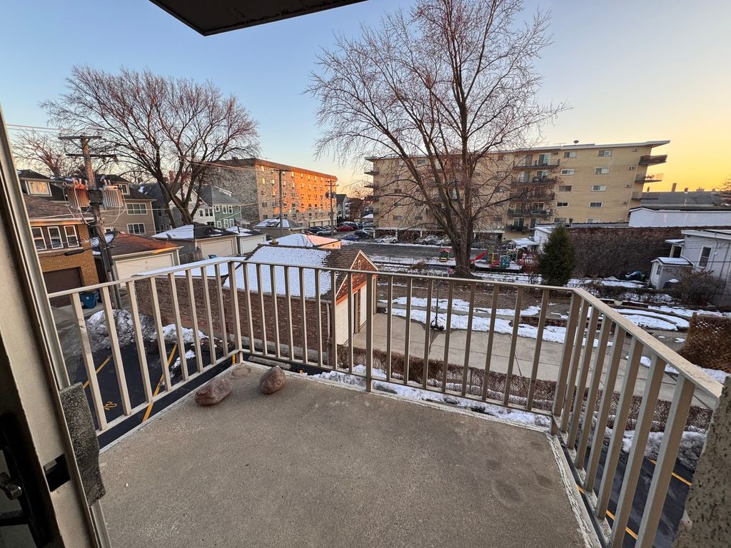 Image 25 of property listing at 300 Circle Avenue 3G, Forest Park, IL 60130