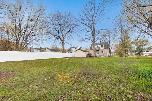 512 E ALLOUEZ AVENUE, Green Bay, WI 54301