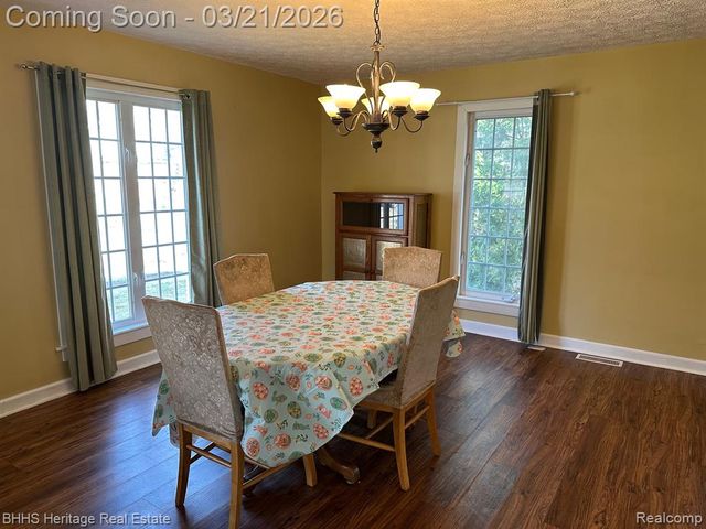 409 Lake Street, Howell, MI 48843