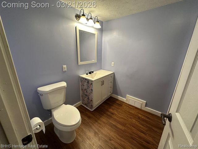 409 Lake Street, Howell, MI 48843