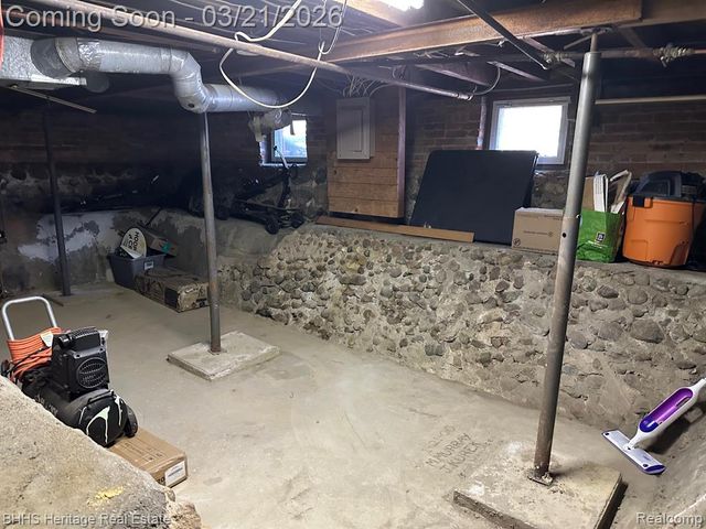 409 Lake Street, Howell, MI 48843