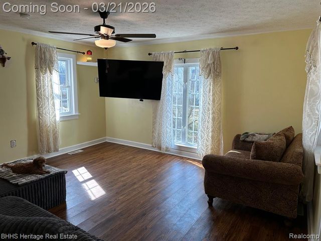 409 Lake Street, Howell, MI 48843