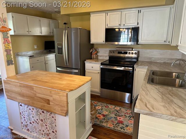 409 Lake Street, Howell, MI 48843