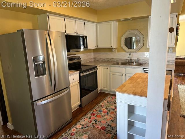 409 Lake Street, Howell, MI 48843