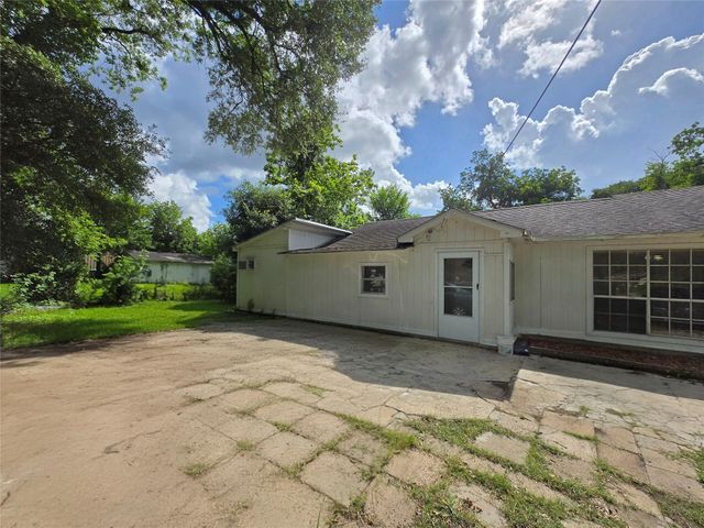 9621 Sweetwater Lane, Houston, TX 77037