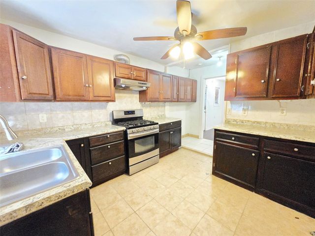 9621 Sweetwater Lane, Houston, TX 77037