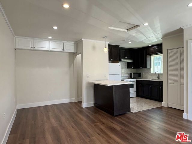 626 Silver Lake Boulevard, Los Angeles, CA 90026