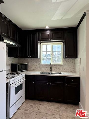 626 Silver Lake Boulevard, Los Angeles, CA 90026
