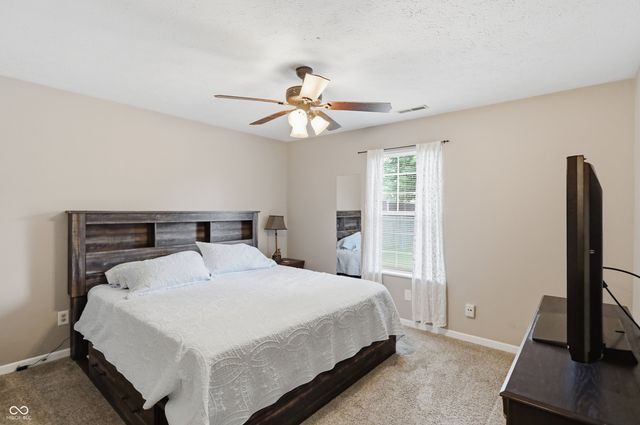 1960 Winfield Park Drive, Greenfield, IN 46140