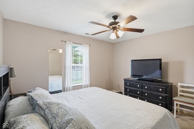 1960 Winfield Park Drive, Greenfield, IN 46140