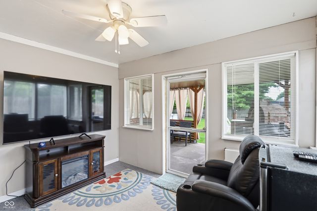 1960 Winfield Park Drive, Greenfield, IN 46140
