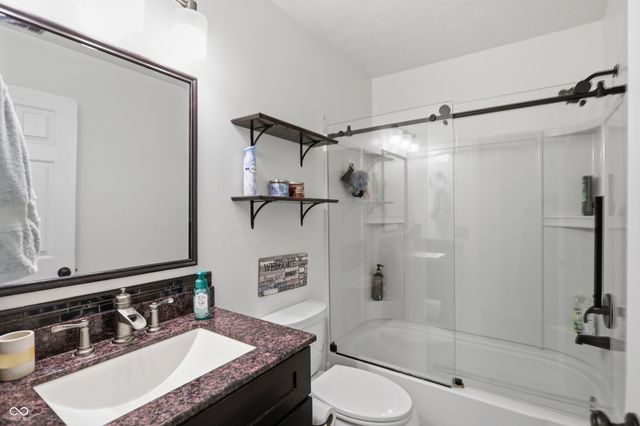 1960 Winfield Park Drive, Greenfield, IN 46140