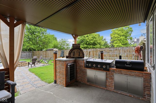 1960 Winfield Park Drive, Greenfield, IN 46140
