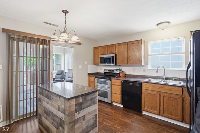 1960 Winfield Park Drive, Greenfield, IN 46140