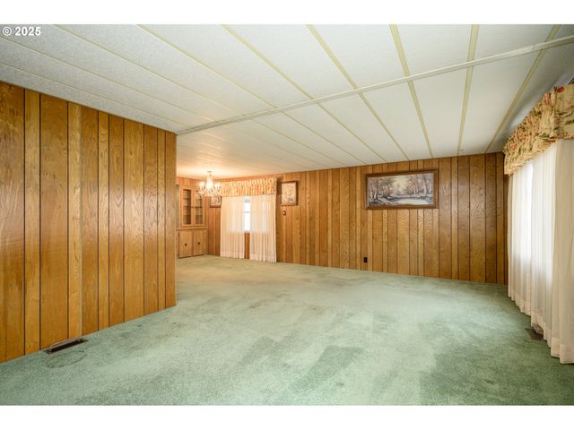 2901 E 2ND St 109, Newberg, OR 97132