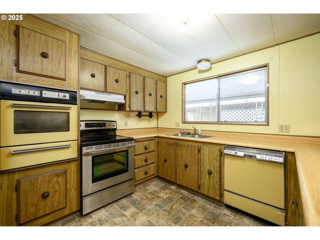 2901 E 2ND St 109, Newberg, OR 97132