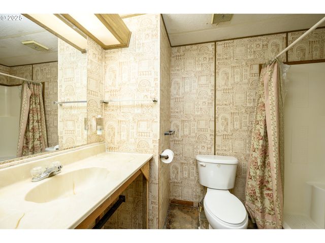 2901 E 2ND St 109, Newberg, OR 97132