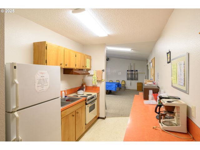 2901 E 2ND St 109, Newberg, OR 97132