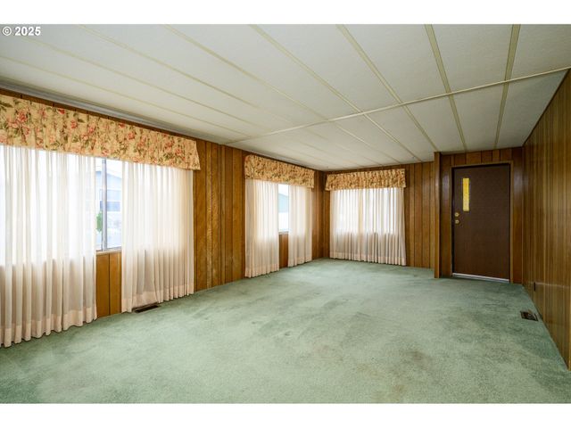 2901 E 2ND St 109, Newberg, OR 97132