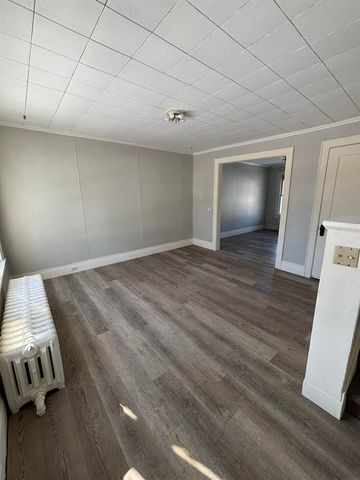 418 Oaklawn Avenue, Waterloo, IA 50701