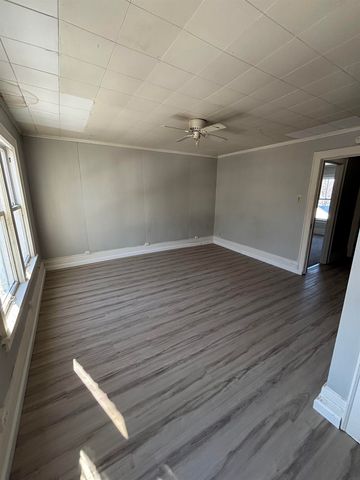 418 Oaklawn Avenue, Waterloo, IA 50701